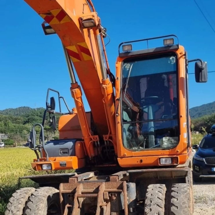 두산 DX140W 2015년식 6900만원 판매합니다. 두산 DX140W 2015년식 6900만원 판매합니다.