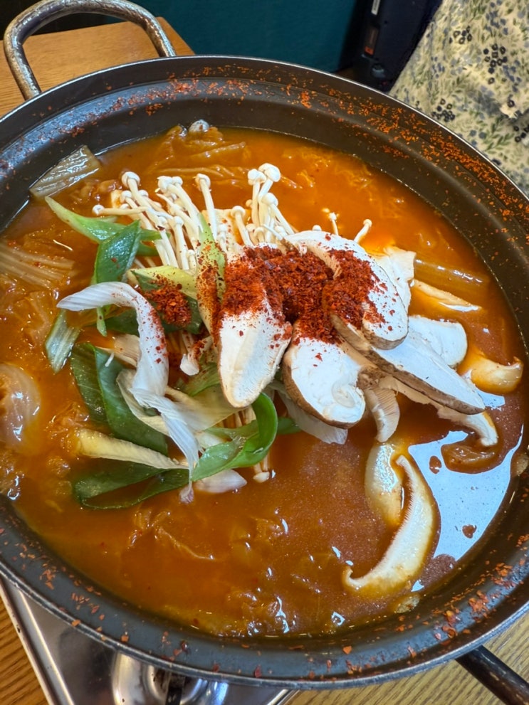  [바람이부네] 가평 애견동반 한식 맛집 김치찌개 소불고기 내돈내산 후기 또간집