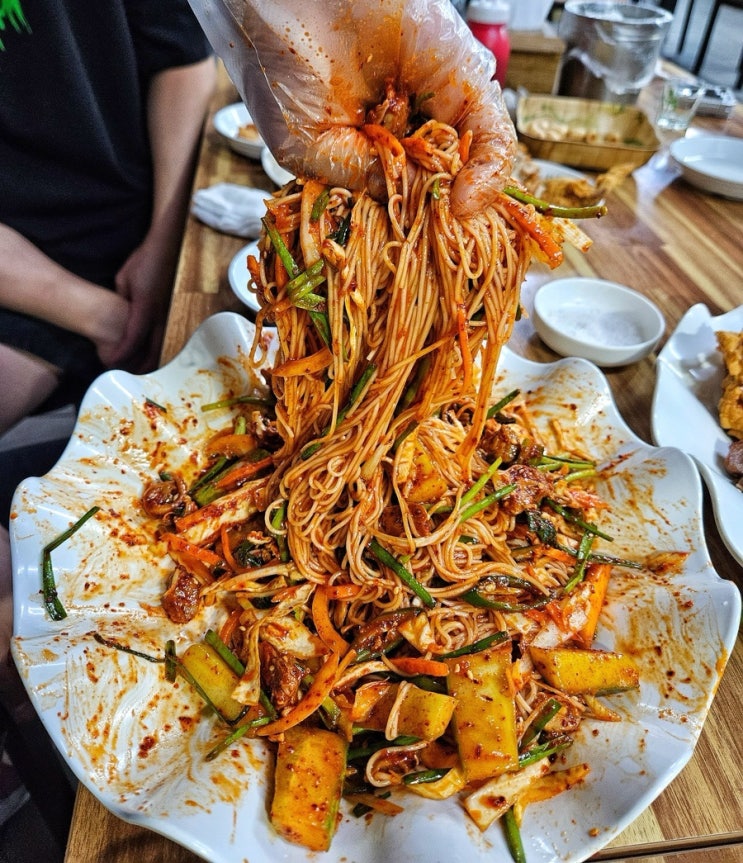  수원시청역 골뱅이소면 치킨맛집 수원농수산물시장 호프집 진미가마솥통닭
