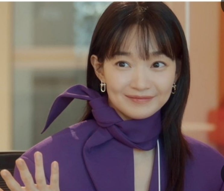  드라마 <손해 보기 싫어서> 신민아41세라니 너무 이쁜거 아닌가요?ㅎㅎ
