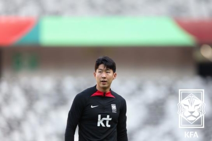 ‘허벅지 부상’ <b>손흥민</b>, <b>선수</b>... ‘분데스리거’ 홍현석 <b>대체</b> 발탁