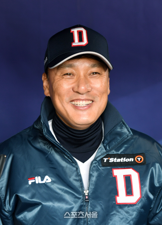 두산 베어스 이승엽 감독 <b>KT 위즈 이강철</b> 감독 와일드카드... 