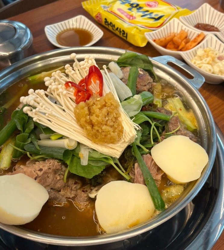 [양산 범어] 푸짐한 감자탕 맛집 라면사리도 주는 놀이방완비 “괜찮은 감자탕”