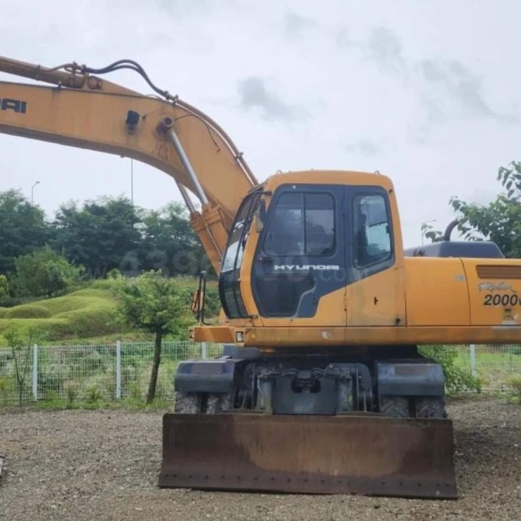 현대 R2000W3 2002년식 5700만원 판매합니다. 현대 R2000W3 2002년식 5700만원 판매합니다.