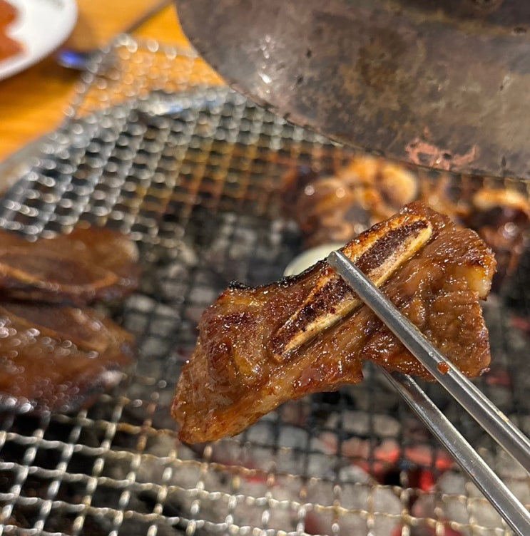  ［굴다리숯불구이본가］군포 용호고등학교 근처 달달한 LA갈비와 주꾸미가 맛있는 고기집