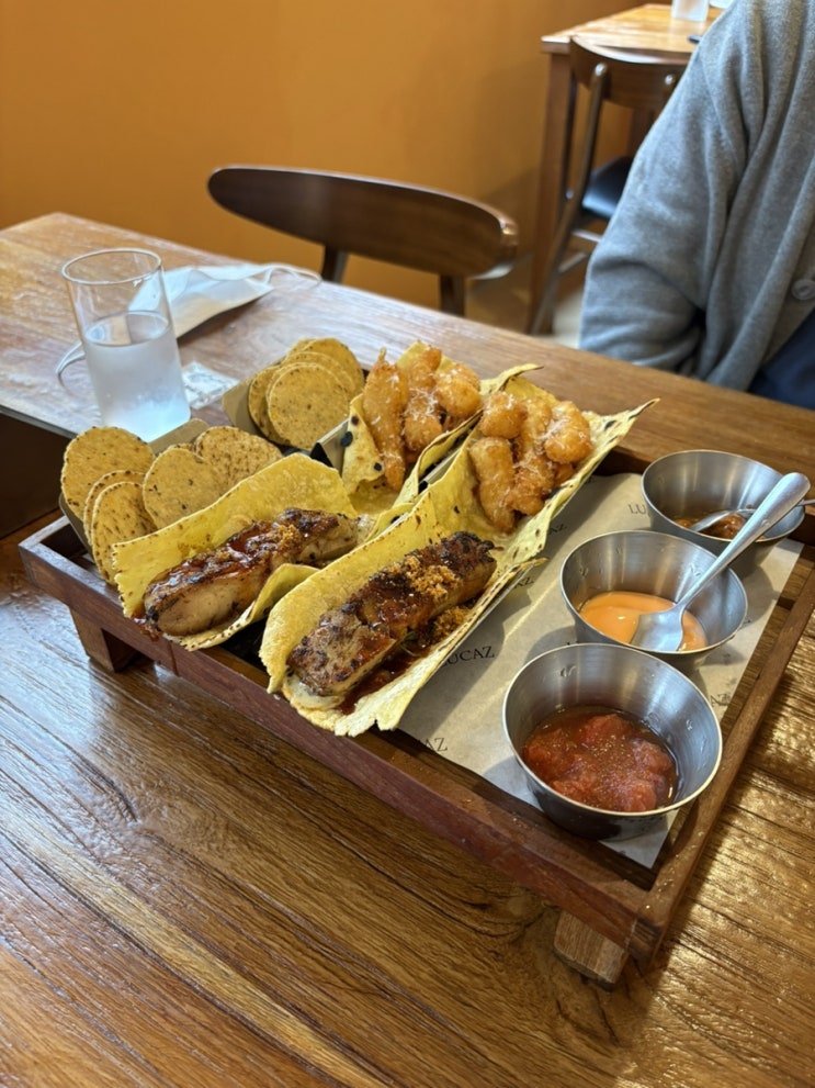  백현동 카페거리 | 루카즈LUCAZ 타코맛집