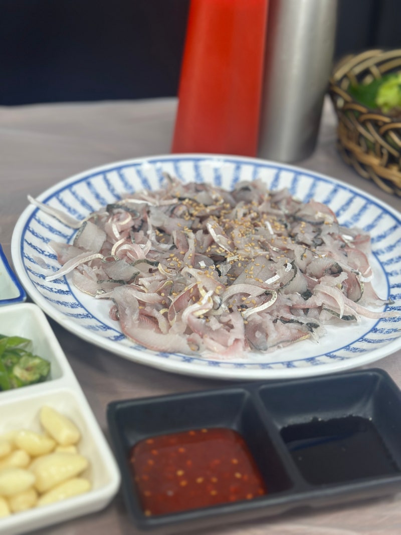 해운대 좌동 '왔다횟집' 전어회 후기