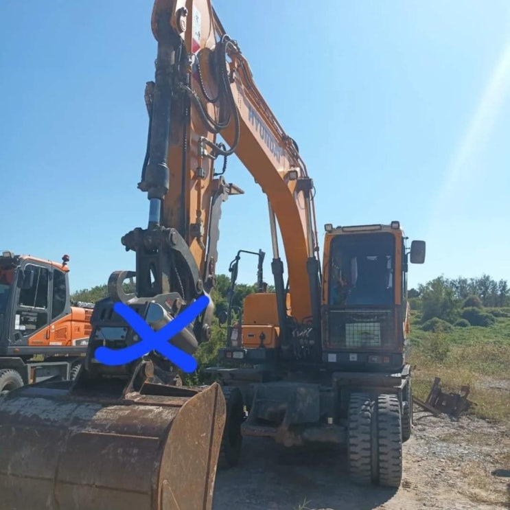 현대 R140W 2015년식 6500만원 판매합니다. 현대 R140W 2015년식 6500만원 판매합니다.