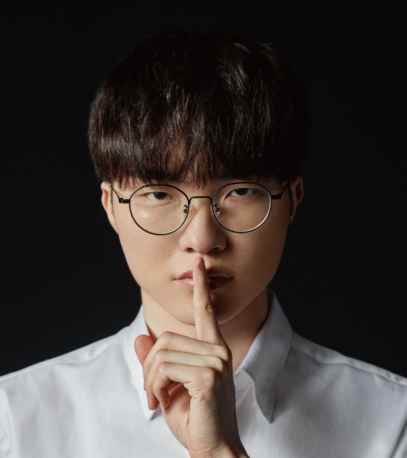 남자 가벼운 안경 추천 롤 2024 월즈 페이커 안경 스틸러 티타늄 안경테 가격은?
