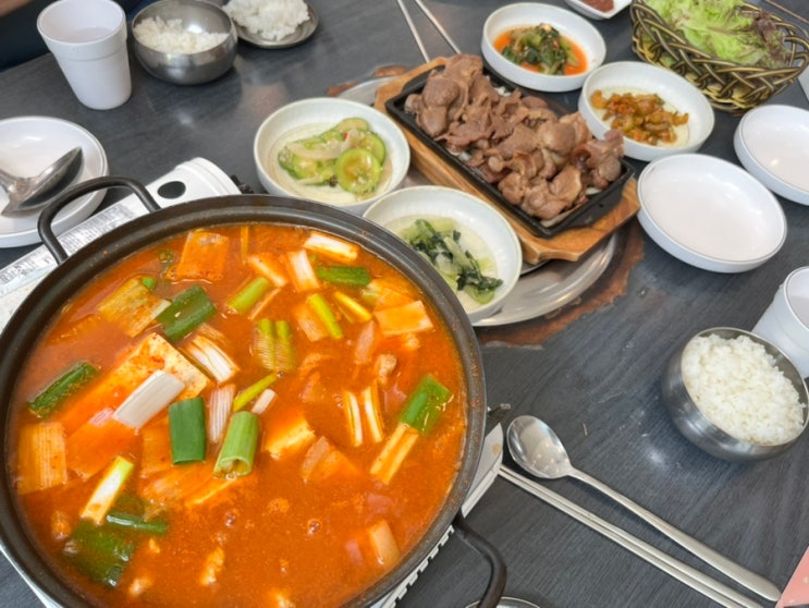  가성비와 맛 모두 잡은 만년동 흑돈가 점심 특선 먹은 후기