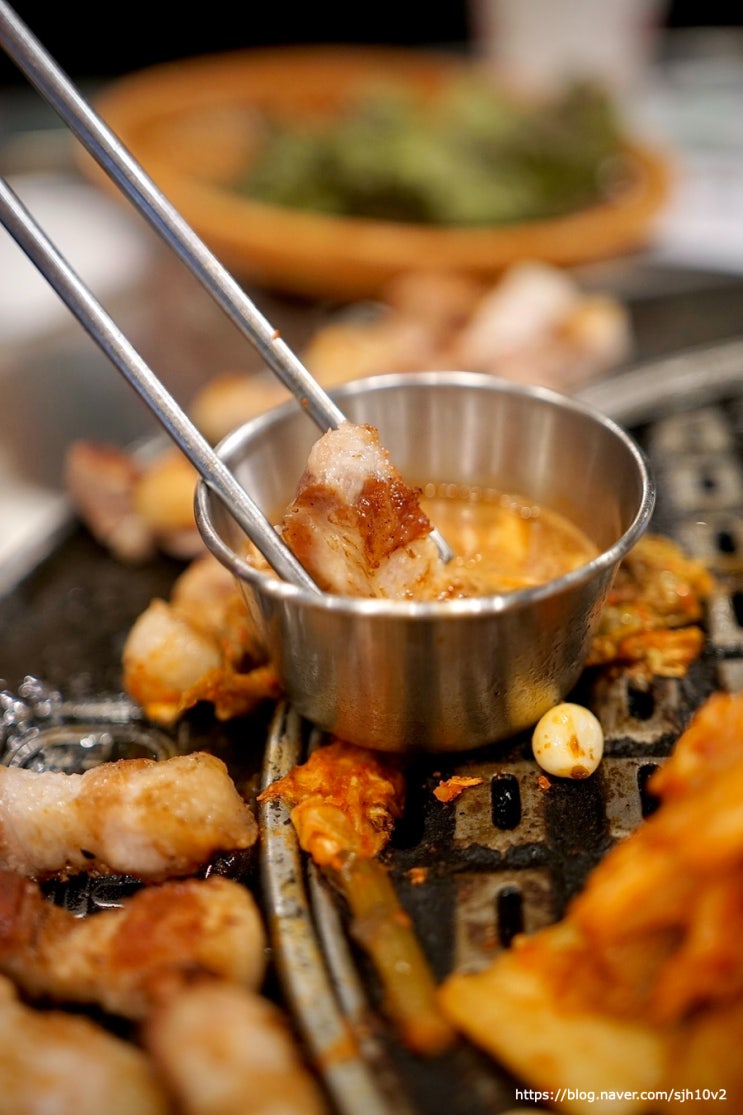  신중동 맛집 숙성 삼겹 구워주는 고깃집 금돝 부천본점
