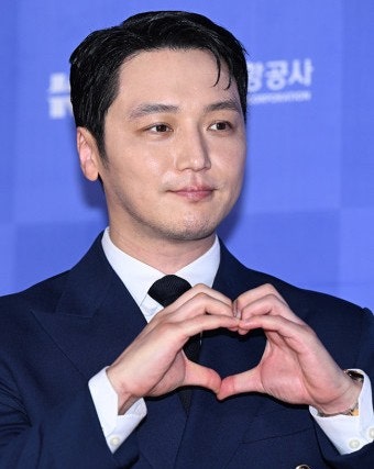  변요한=고보결 백설공주 죽음을 방송시간 프로필 변요한 작품활동 티빙 결말 줄거리 다시보기 나이