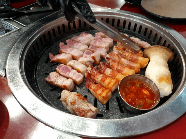  야탑역 고기집 삼겹살 맛집 육시리 다양한 맛