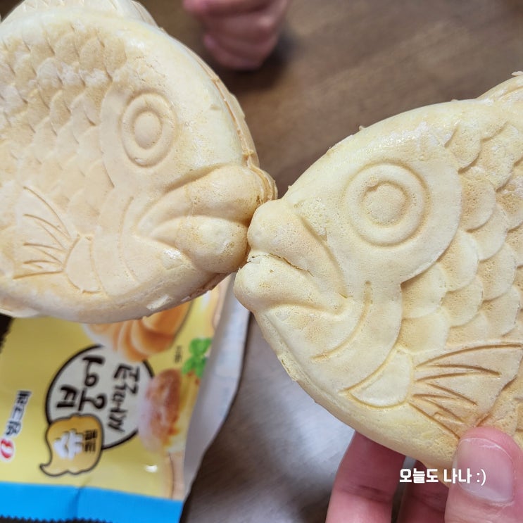  이상하게 추워지면 생각나는 붕어싸만코! 떡 vs 슈크림 vs 초코 맛 비교