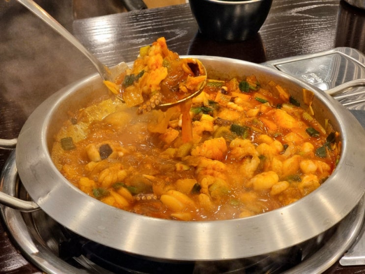  사위식당 공덕점ㅣ야들한 공덕 곱창 낙지 새우 가득한 낙곱새 맛집