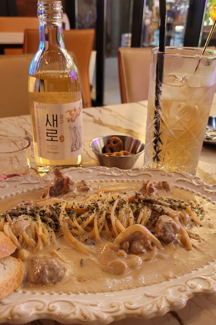  5월일상 3 :: 한정식 먹고 파스타 먹고 첫 네일받고 동생이랑 술집 간 일기