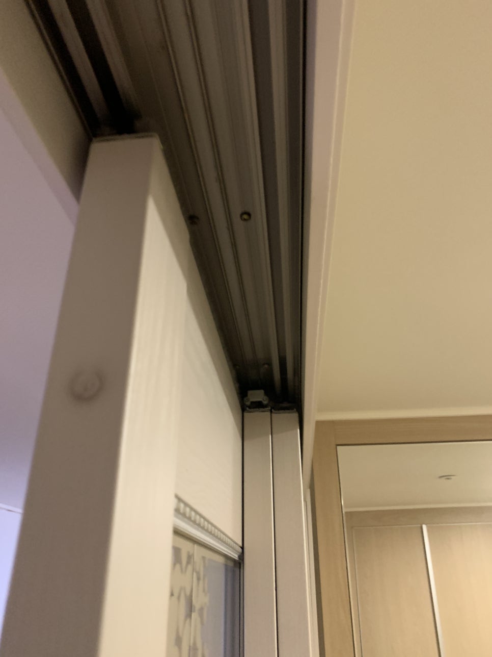 3연동중문 따로 분리되어 피벗교체로 문제해결