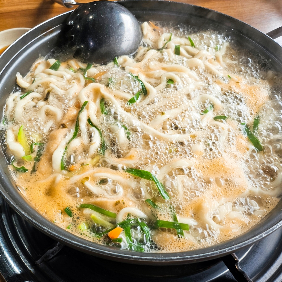 밀터칼국수 홍성점 사진 1