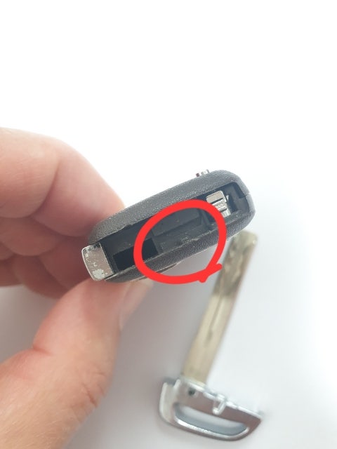  10초만에 차키 배터리 교체 방법(현대 올뉴투싼)