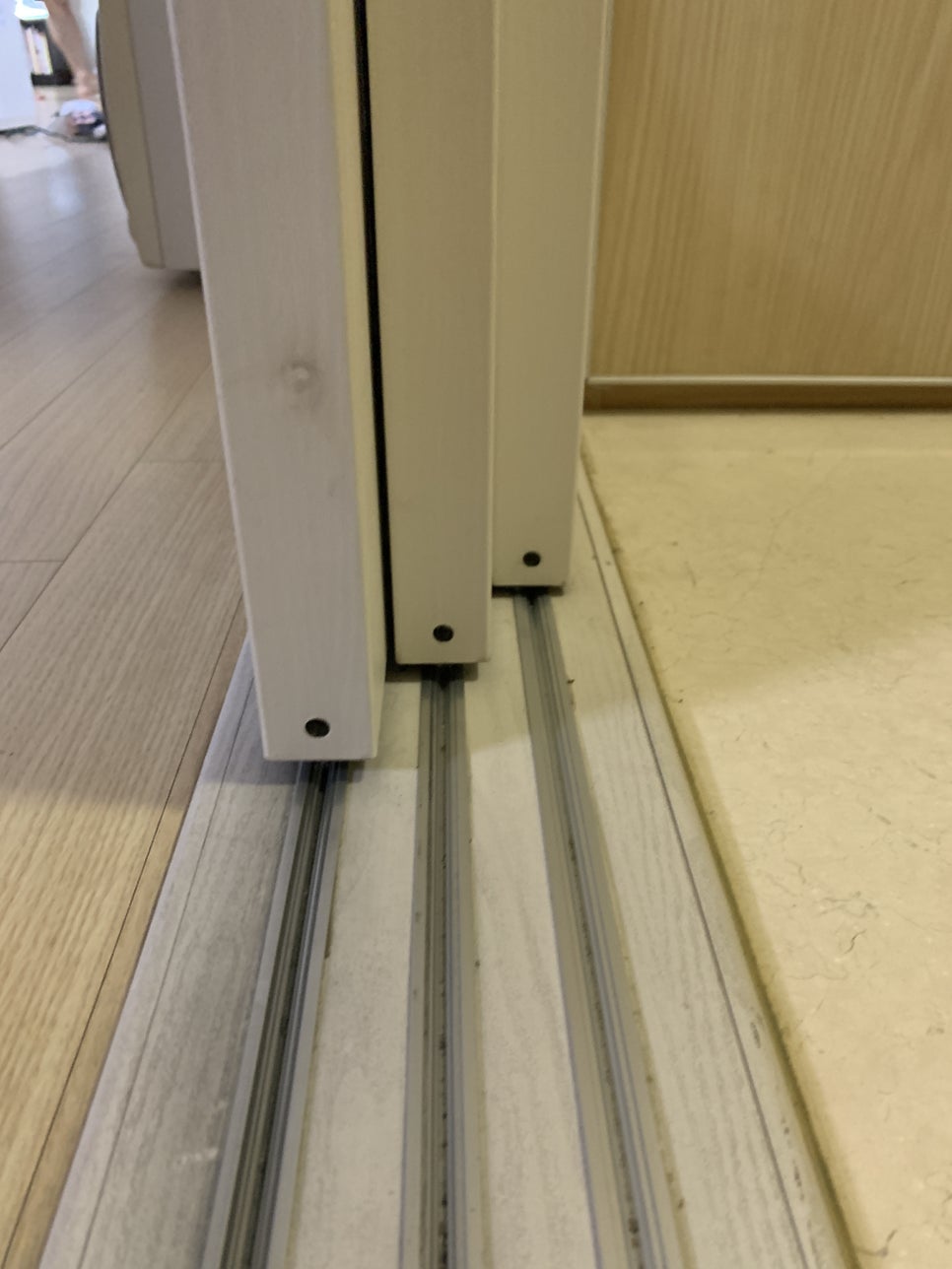 3연동중문 따로 분리되어 피벗교체로 문제해결