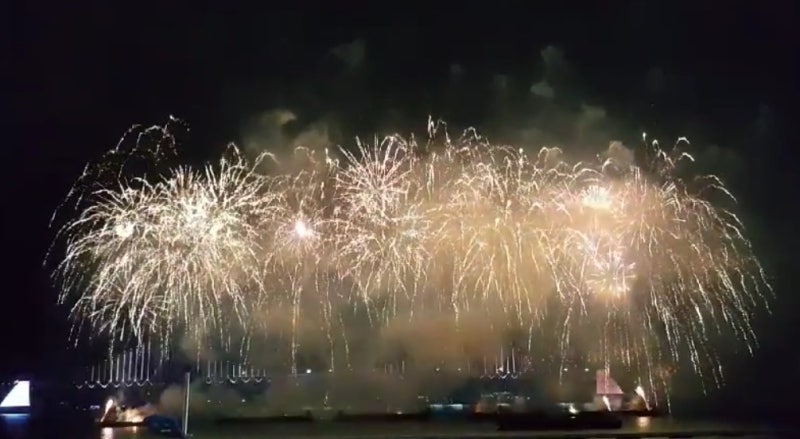 바다 위에서 만나는 화려한 불꽃!부산 불꽃축제 유람선 관람 강력 추천!