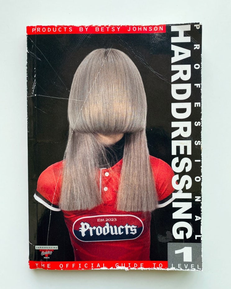  Betsy Johnson (벳시 존슨): Hard Dressing (2024)