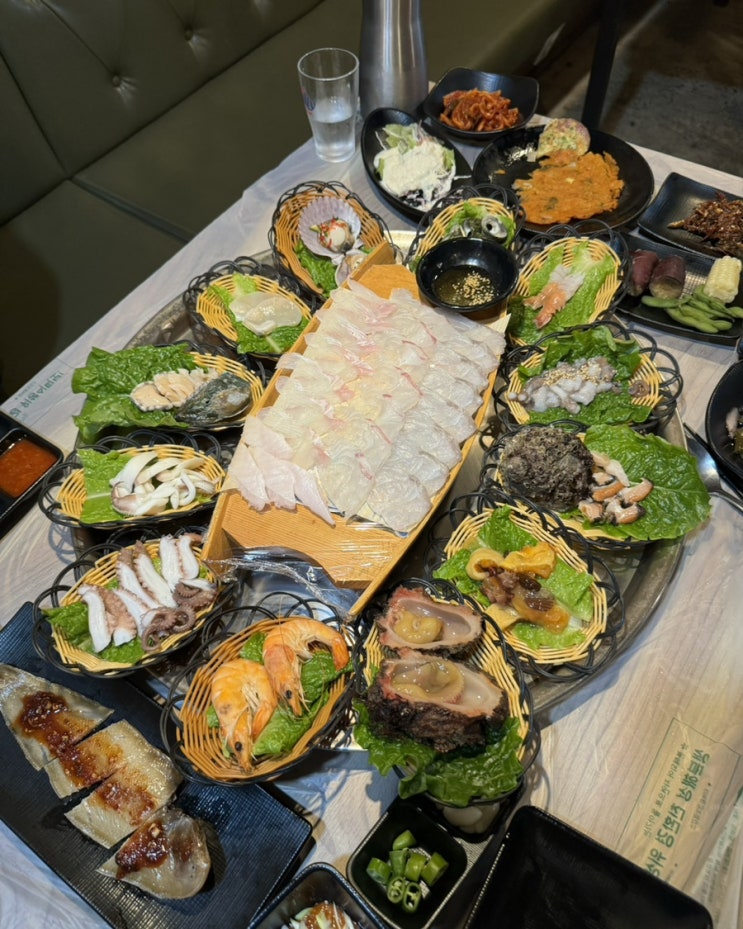  [여수 문수동 횟집] 여수 회먹다 회는 먹고 다니냐 싱싱한 활어회와 해산물 한상 푸짐하네