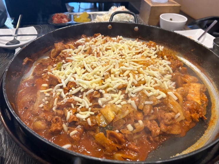  안암동에서 춘천의 향기가 나는 닭갈비 맛집 <춘천집 고대점>(치즈닭갈비, 삼겹살닭갈비)