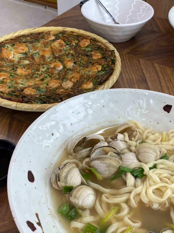  창원 반송동 물총조개 칼국수 맛집 - 조담 칼국수