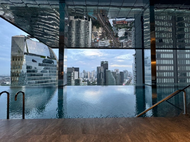  [방콕] 기대와 실망이 공존했던 ’인터컨티넨탈 방콕 스쿰빗 (Intercontinental BangKok Sukhumvit)’: 클럽라운지 및 부속시설(Fintness, 수영장)