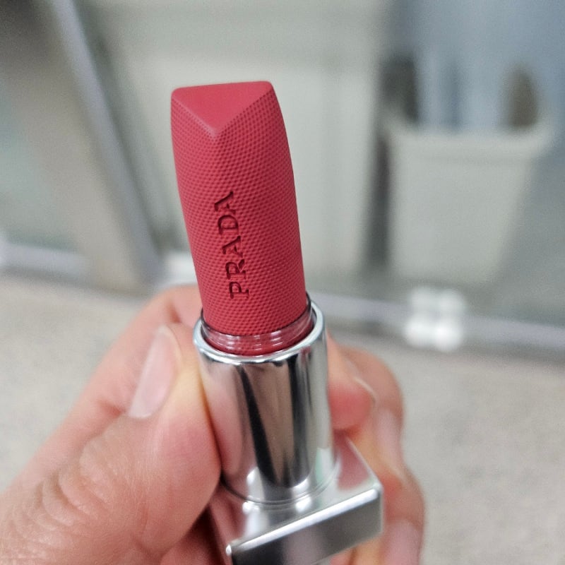 [립스틱 추천]프라다 PRADA 모노크롬 "소프트 매트 립스틱 B102 시엔느" 가을 말린 장미빛 립스....