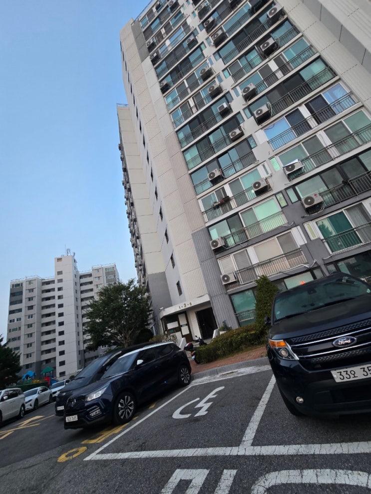  서울시 성동구 응봉동(독서당로) 신동아아파트 3동 도기설치 작업 입니다.