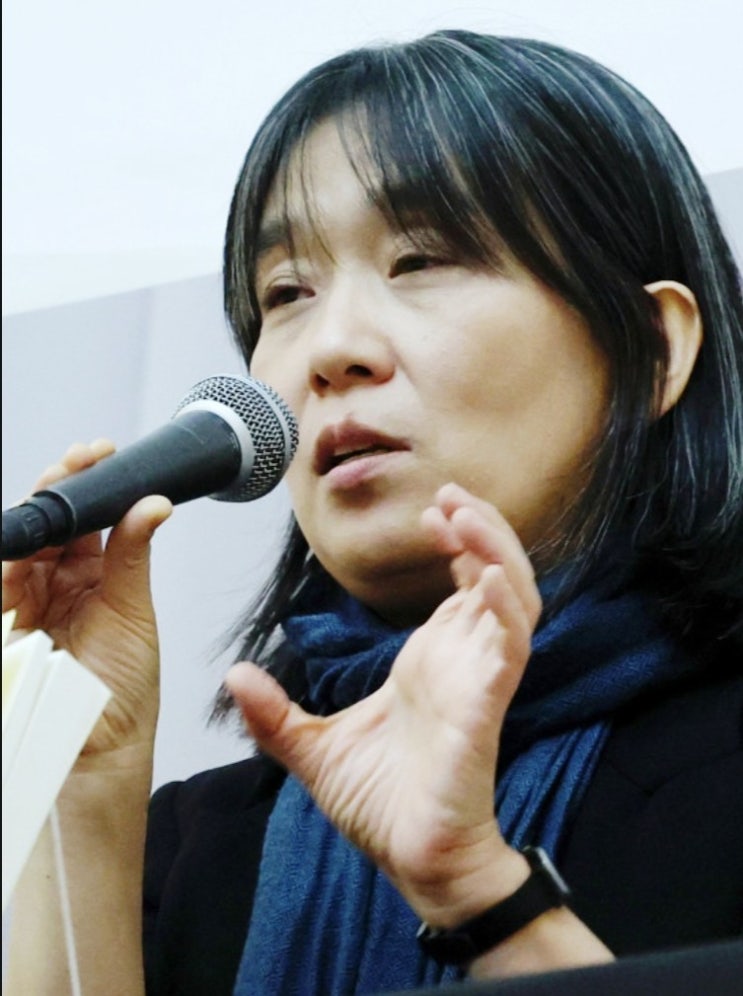  경축: 소설가 한강, 한국인 첫 노벨 문학상 수상!!