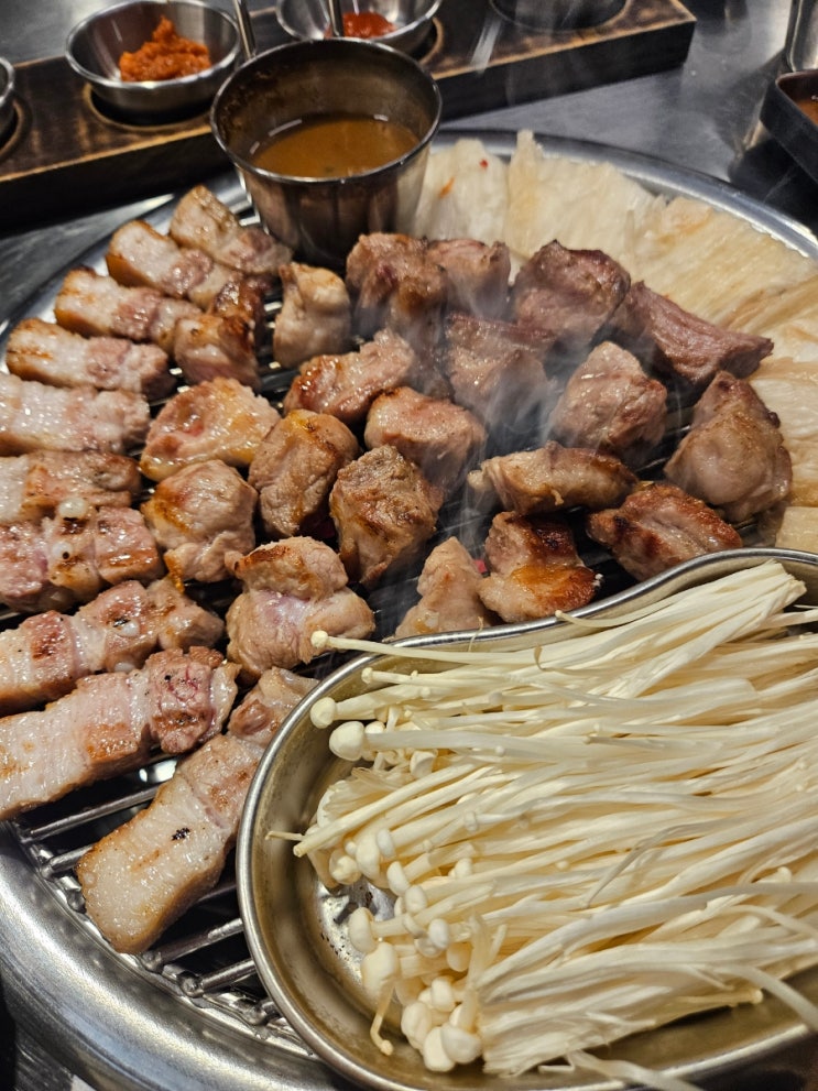  대전 갈마동 맛집 삼겹살 초벌구이 고기집 육함