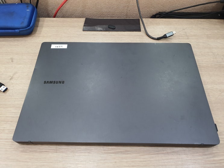  오송노트북액정수리 삼성 노트북 NT550 깨진 화면 교체