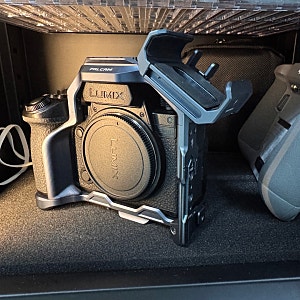 파나소닉 Lumix S5M2X vs 소니 A7M4: 아마추어가 선택한 최고의 미러리스 카메라 사용기