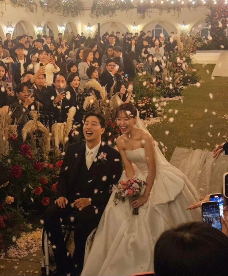 [24.10.09] 송지은 + <b>박위</b> 부부 결혼식 사진.jpg (결혼... 