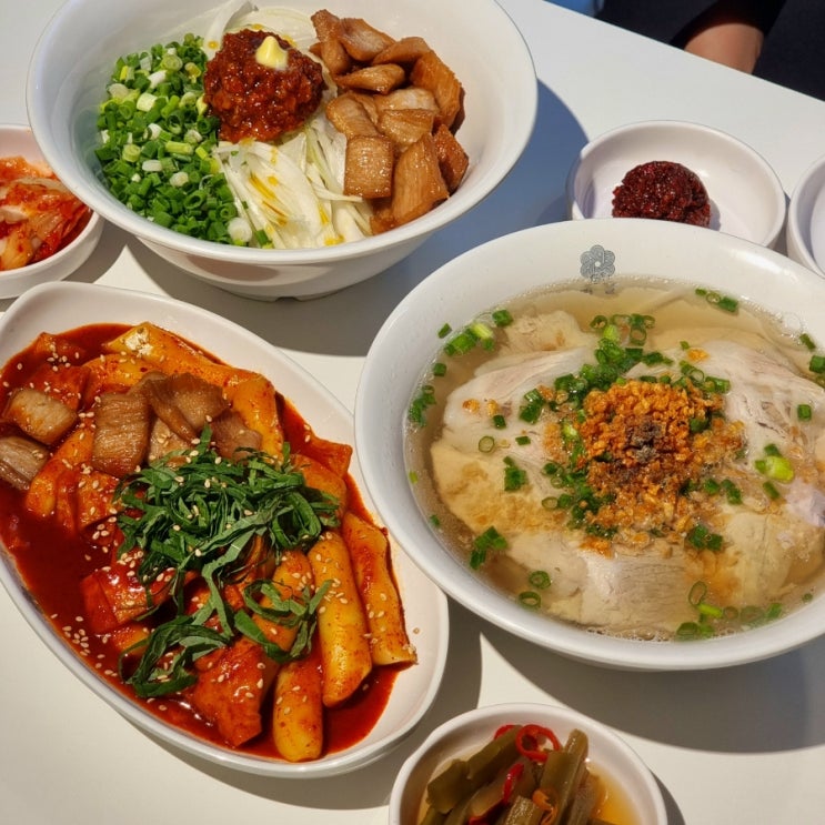  육결ㅣ한돈으로 특별한 맛이 나는 퓨전한식 종로 쌀국수