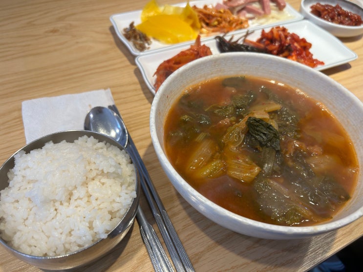  메뉴판에 없는 히든 메뉴가 추가된 오늘의 맛집 <오성식당>(오늘의 메뉴-얼갈이 된장국)