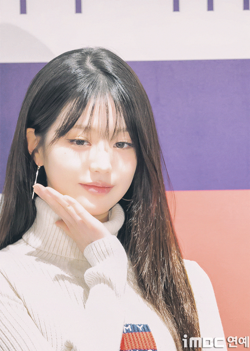 대충찍어도 화보) 장원영 타미진스 레전드 움짤 & 데님스커트 정보 : 네이버 블로그