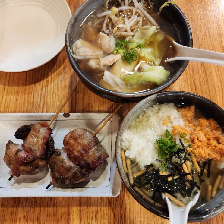  하와이 오아후 와이키키 로코모코 맛집 에그앤띵스, 일식 저녁 맛집 추천 야키토리 Yakitori Glad