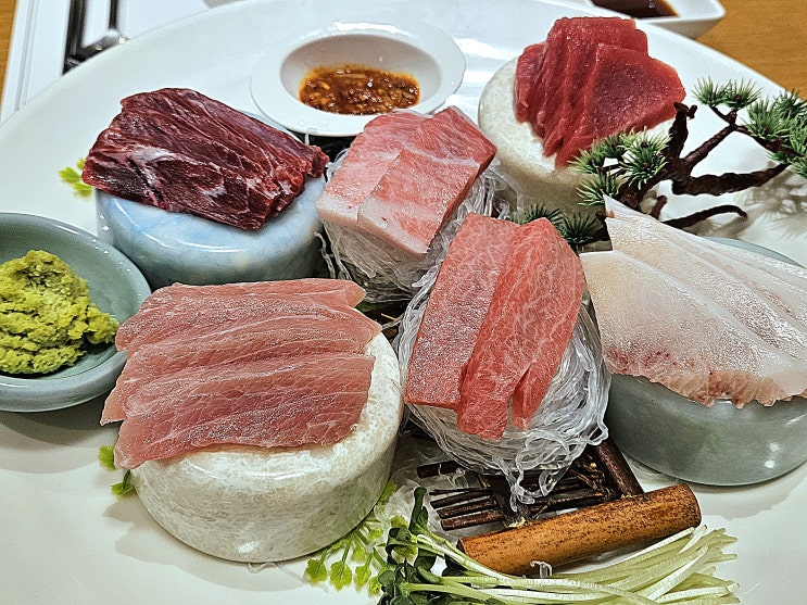  논현역 참치 무한리필 간장게장과 함께 먹는 고급 숙성 우제홍참치