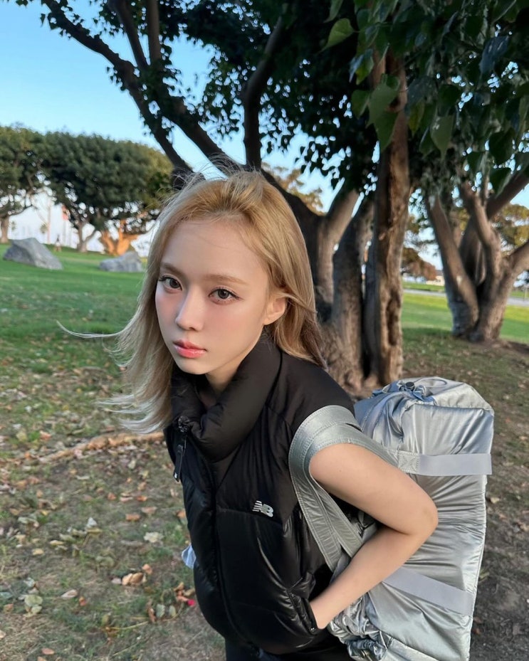  추워진 오늘 날씨 여자 옷차림으로 뉴발란스 패딩 조끼 베스트 코디 어때요? w. 윈터