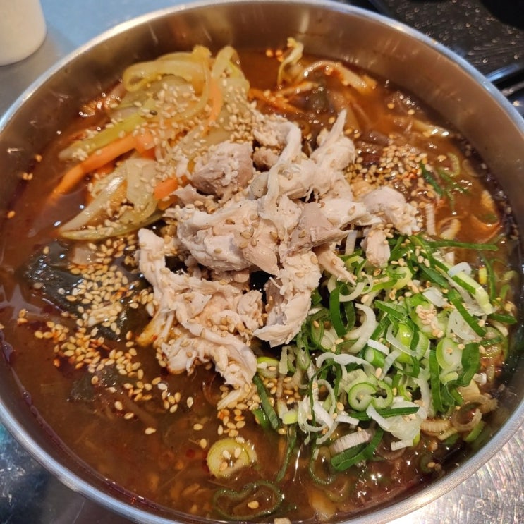  [문정역 점심 맛집] 고소한 육개장 닭칼국수 탕반