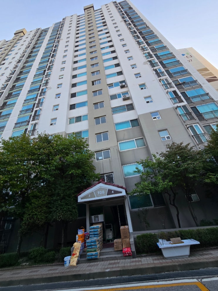  서울시 동대문구 제기동(고산자로) 제기동한신휴플러스아파트  108동 욕실 2칸 설비작업 입니다.