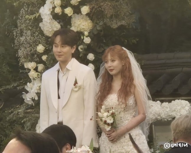 (파격 그 자체..) <b>용준형</b>️<b>현아</b> 결혼식 미니 예복 원피스 모음