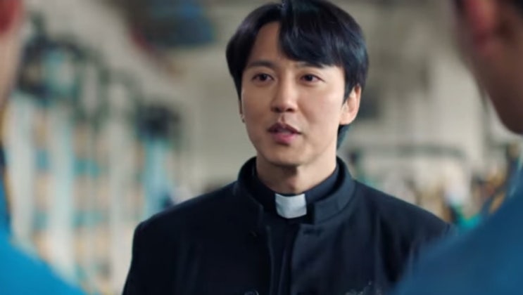 김남길, '열혈사제2'에서 다시 한번 직진 매력 발산! 김남길, '열혈사제2'에서 다시 한번 직진 매력 발산!