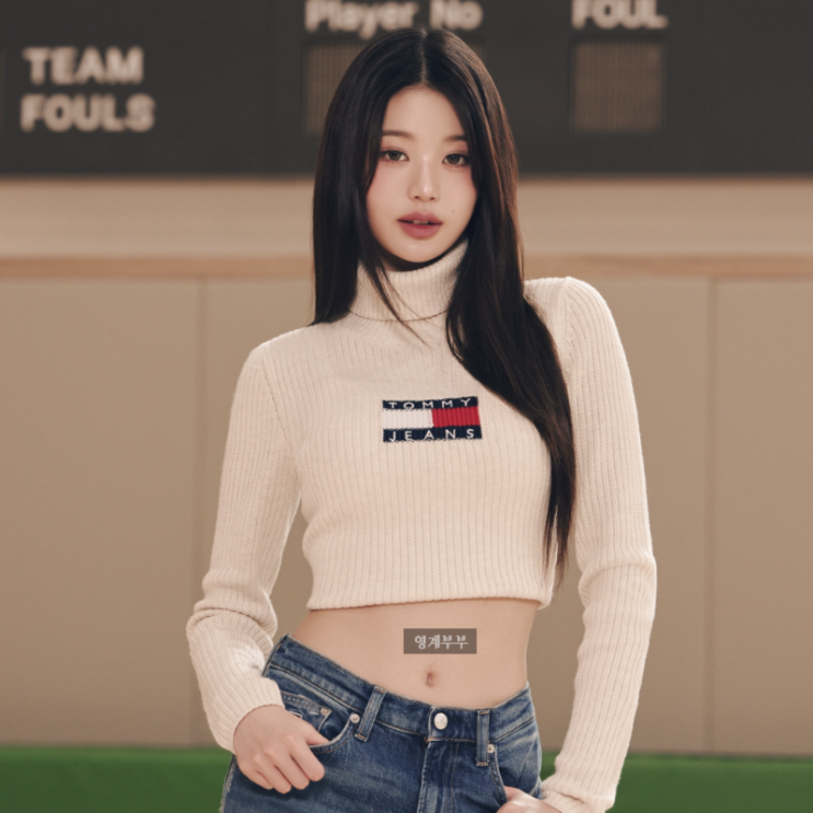  장원영 화제의 타미진스 컬렉션 패션 스웨터 스커트 어떤거?