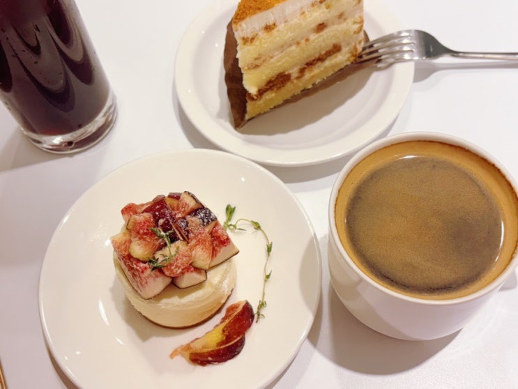 분위기좋고 무화과케이크가 맛있는 신림역 카페 디자이너리 내돈내산