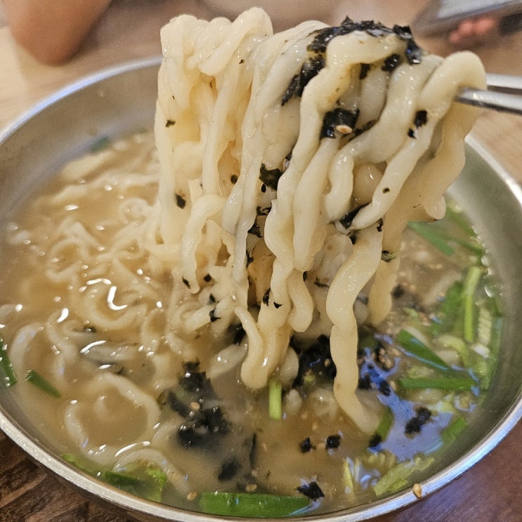  부산 오시리아 근처 칼국수 맛집 쫄깃함이 남다른 맷돌 손칼국수
